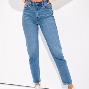 NWT AE HIGH RISE LONG 2/26W CLASSIC TRENDY ‘MOM’ JEAN WASHED BLUE DENIM 5 POCKET